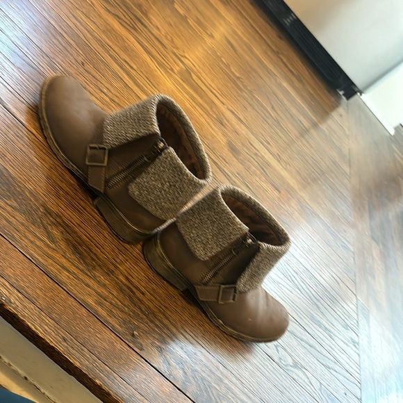 American eagle , ankle boots , 6 1/2 brown - Picture 5 of 5